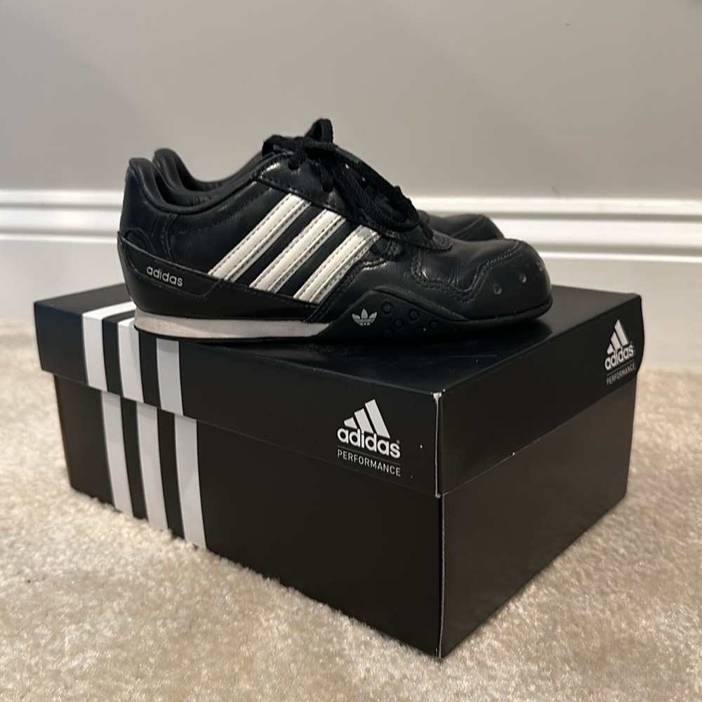 Adidas Youth Sneakers, Black
